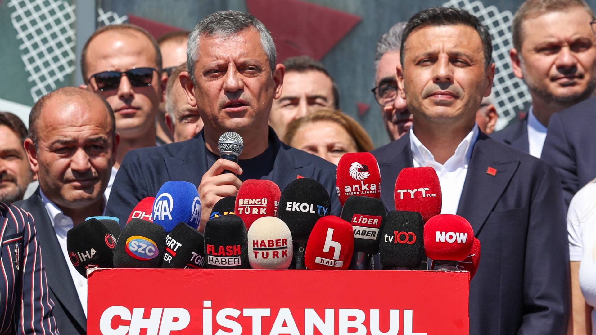 CHP İstanbul yönetimine kayyım dünya basının gündeminde: Açık diktatörlüğe geçiş...