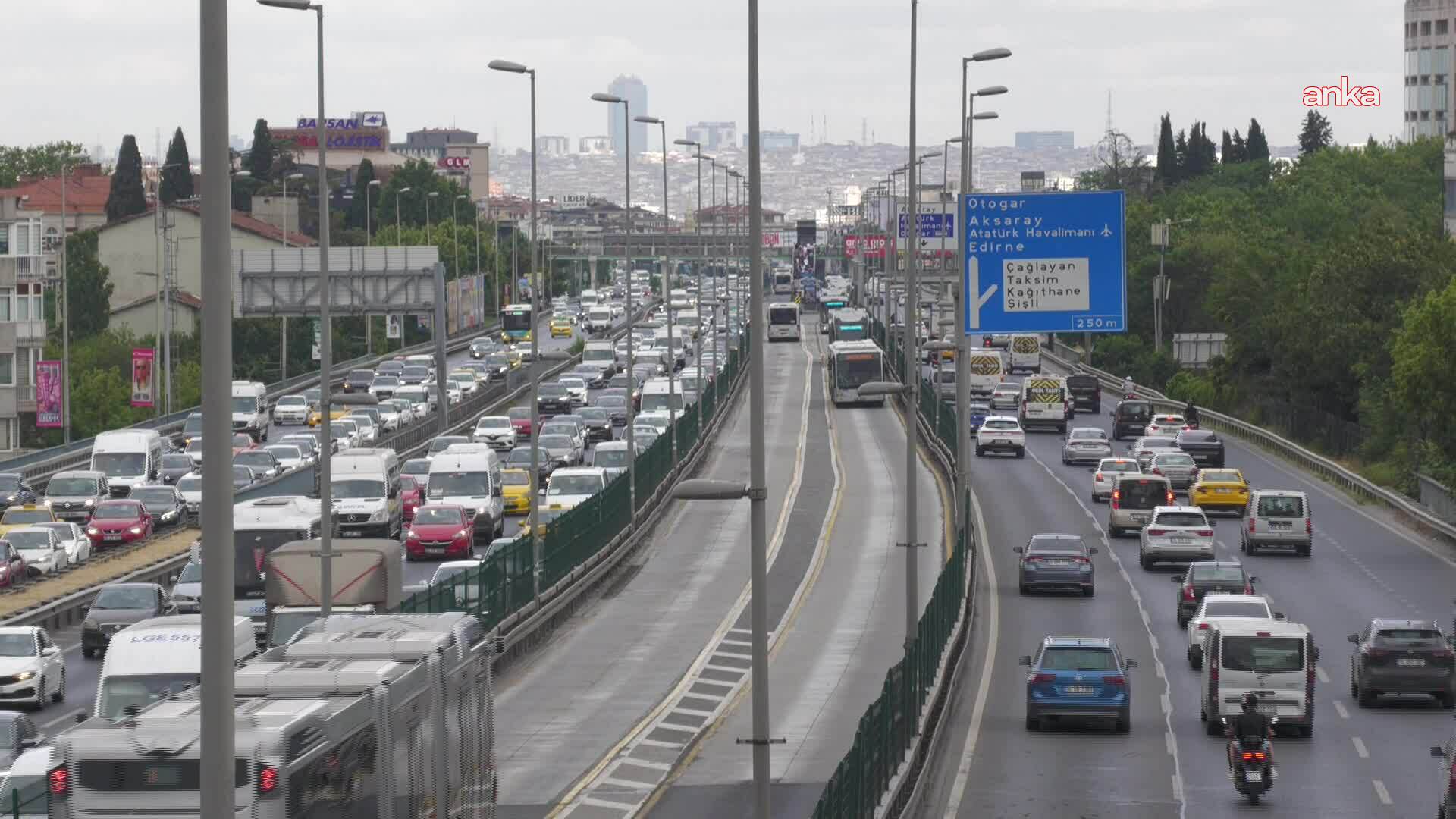 İstanbul Valiliği açıkladı, pazartesi günü okullar 5 saat açık olacak