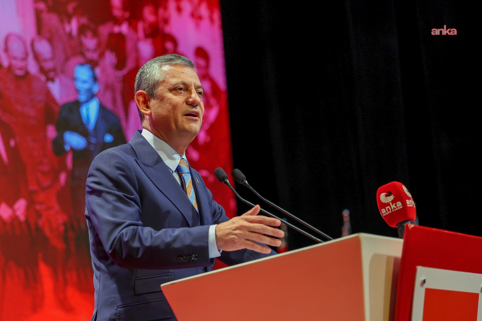 Özgür Özel, Gençlik Forumu’nda gençlerle bir araya geldi