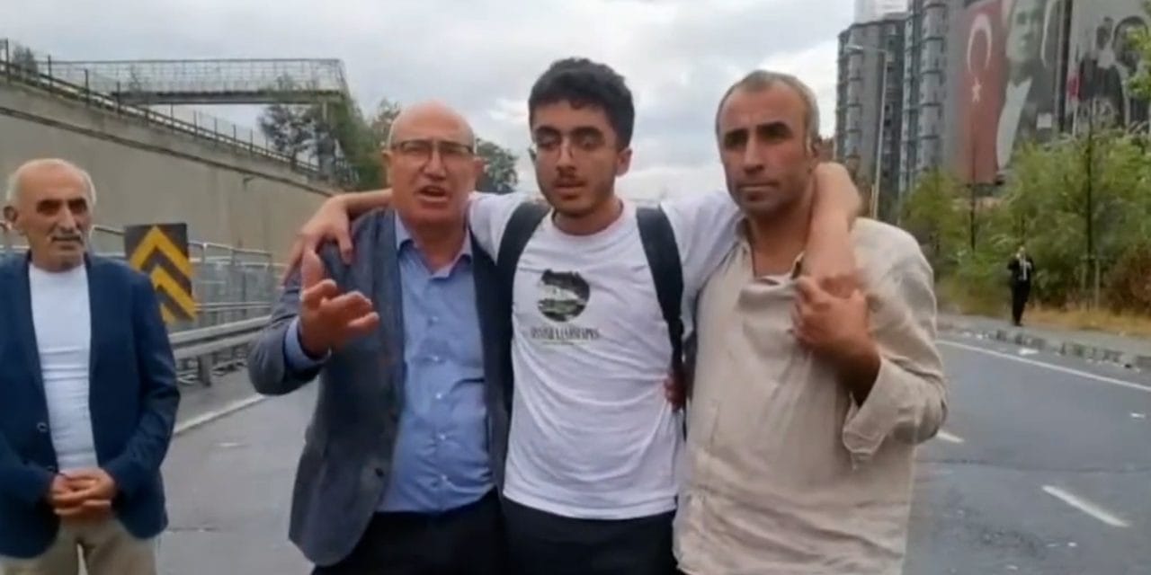 Polis ablukası var ambulans yok!