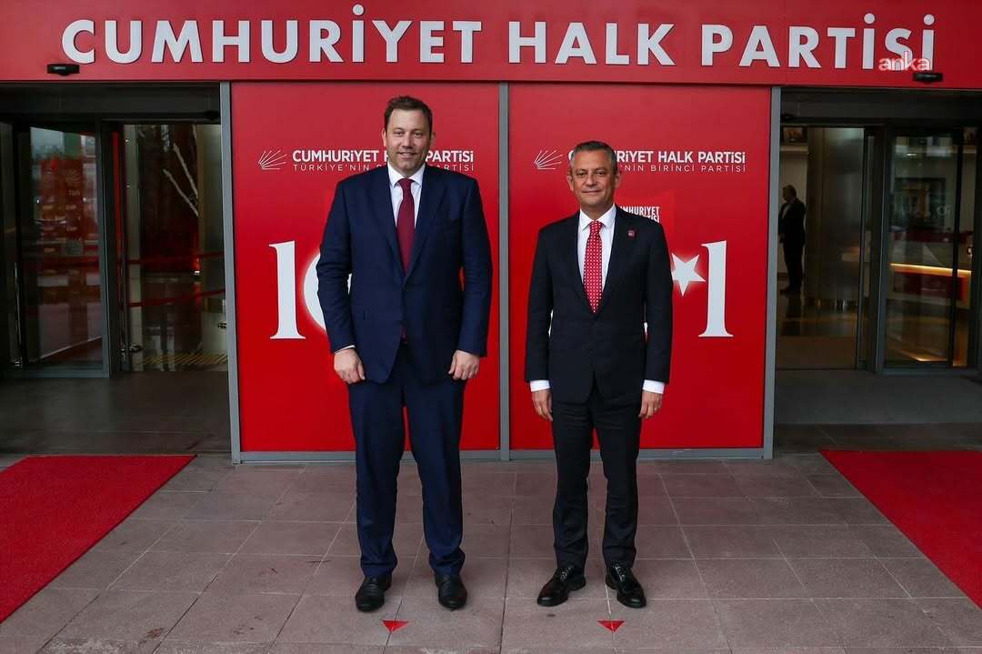 Almanya Şansölye Yardımcısı Klingbeil'den Özgür Özel'e dayanışma mesajı