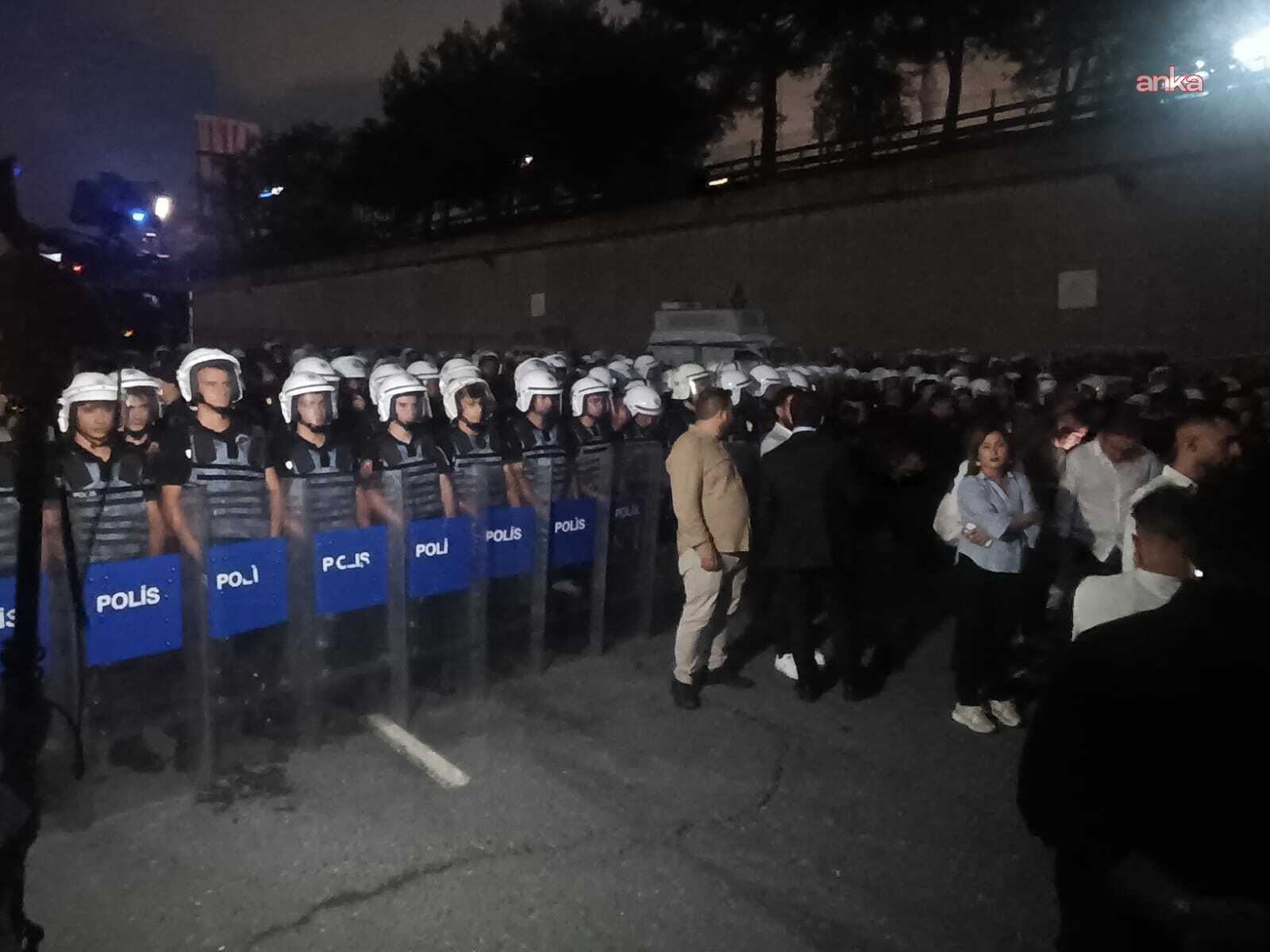 Abluka paylaşımlarına 9 gözaltı