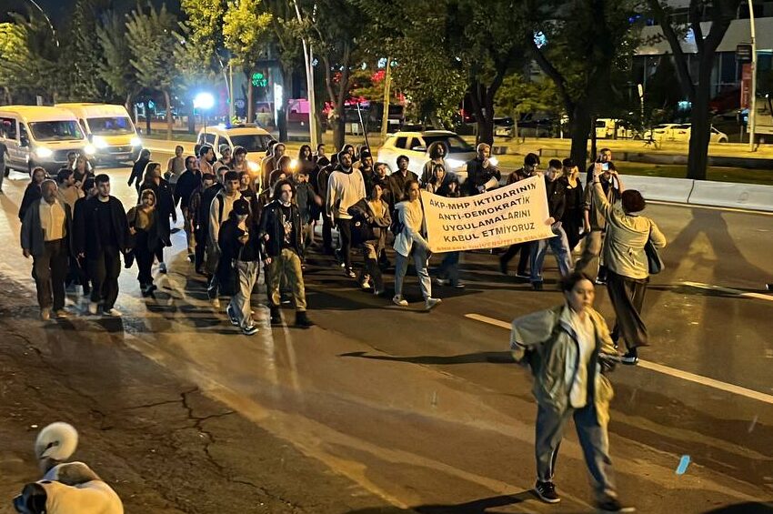 Üniversiteliler sloganlarla Ankara sokaklarında yürüdü: "Kayyumlar gidecek biz kalacağız!"