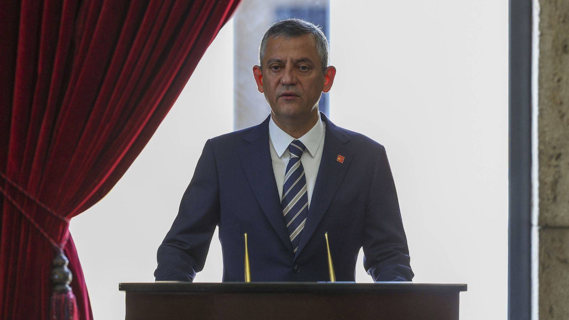 CHP Genel Başkanı Özel kuruluş yıldönümü dolayısıyla Anıtkabir'e gitti: Sizden aldığımız emaneti savunacağız