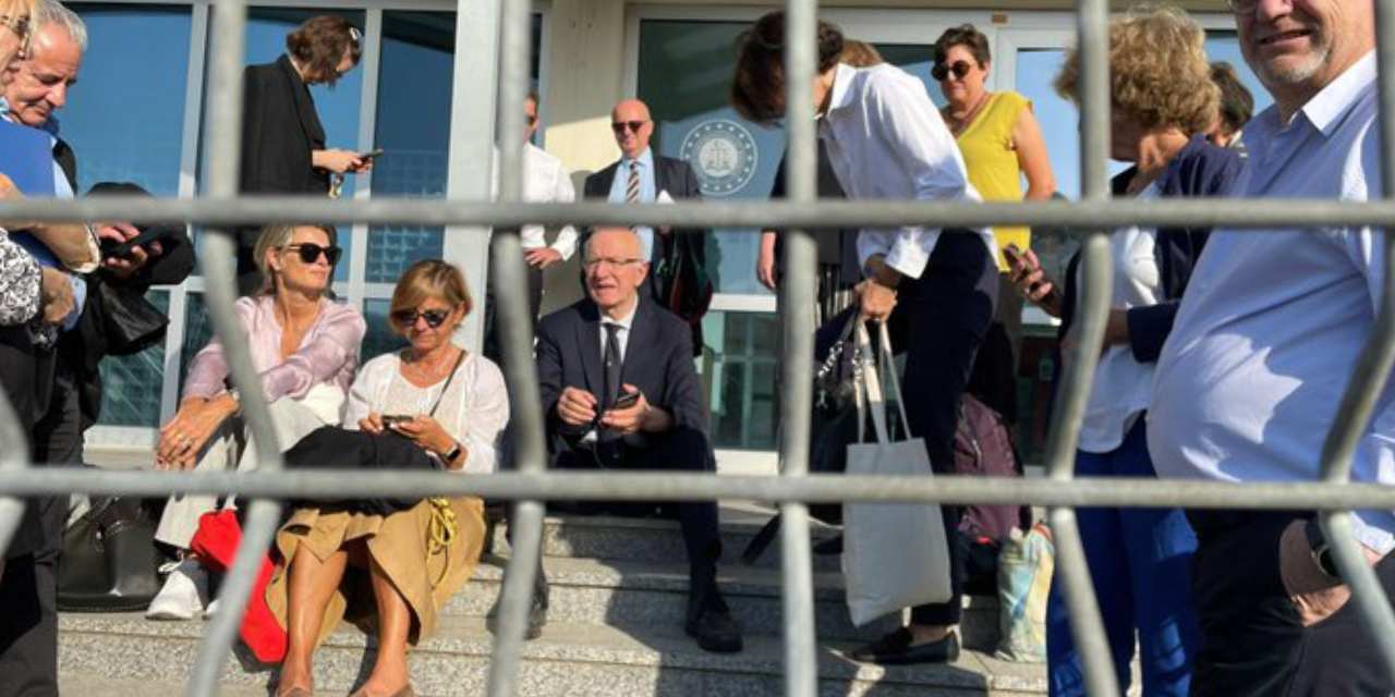 Duruşma öncesi baro yöneticileri içeri alınmadı