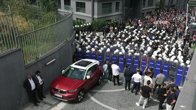 Ahmet Taşgetiren’den CHP’ye kayyum yorumu: Bu operasyonlar, yapanların zaafını ortaya koyar sadece