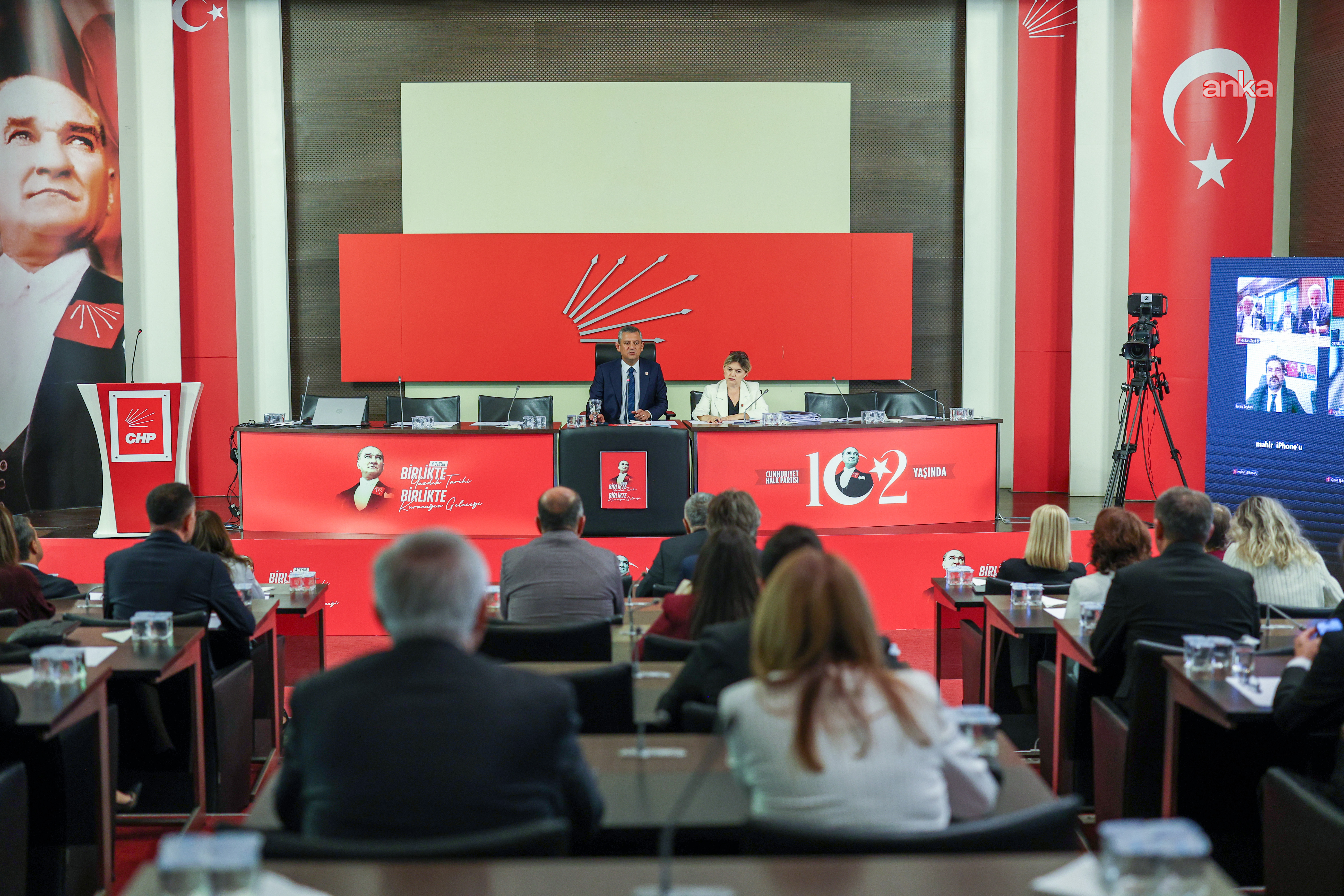 CHP PM, Özgür Özel başkanlığında toplandı