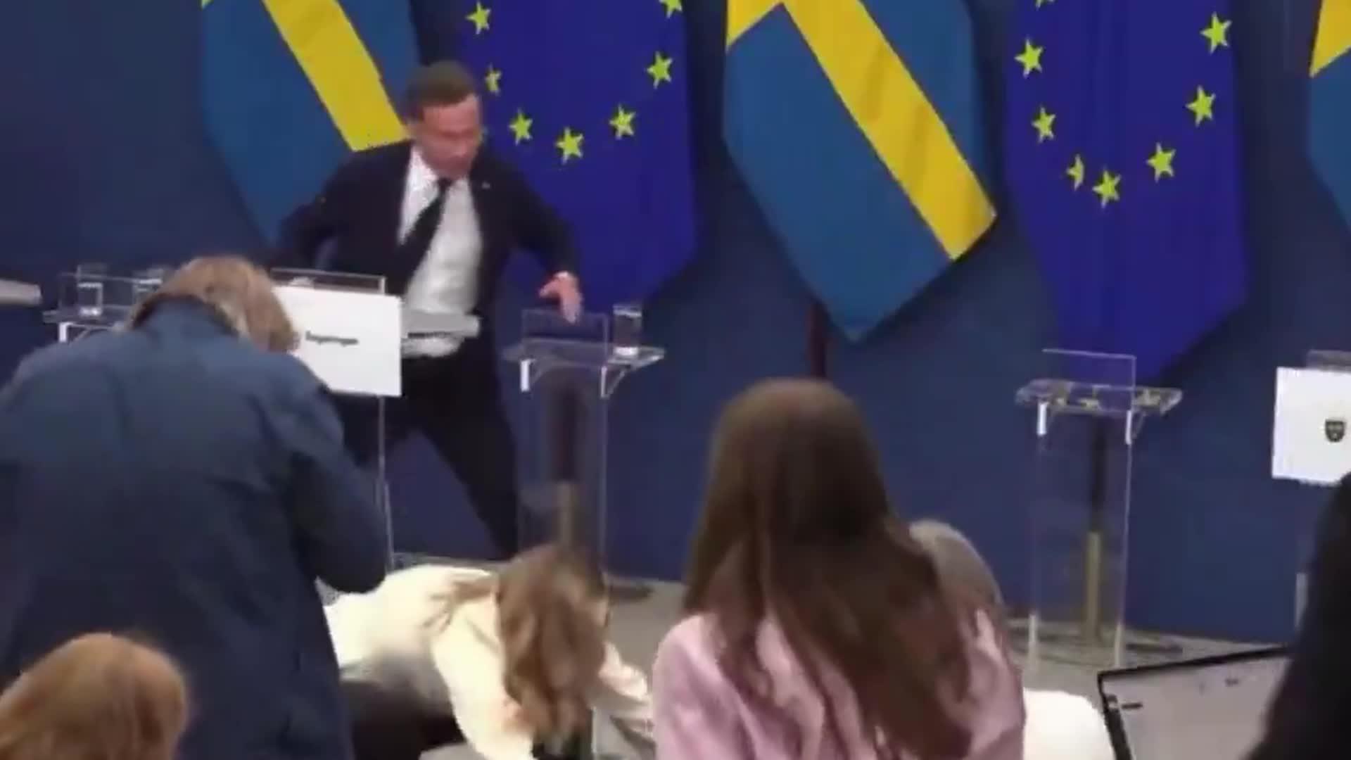 İsveç’in yeni Sağlık Bakanı, ilk basın toplantısında bayıldı