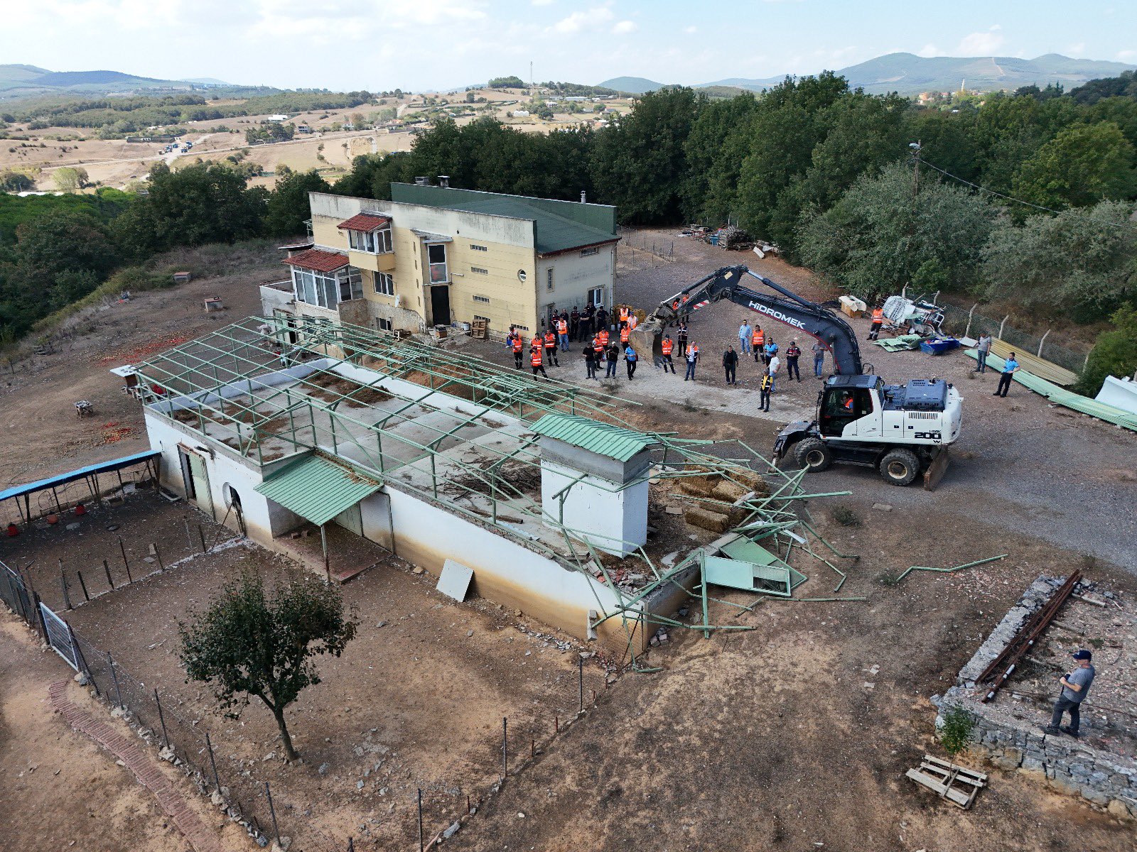 İSKİ Ömerli Havzası’nda kaçak yapıları yıktı
