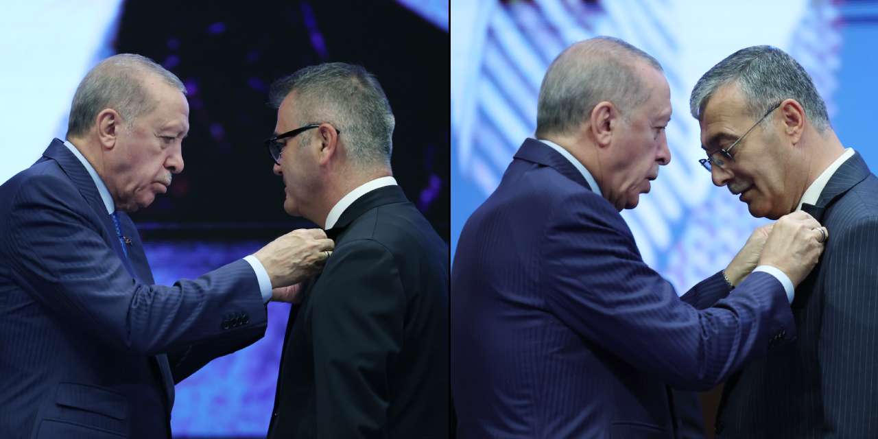 Erdoğan iki belediye başkanına AKP rozeti taktı