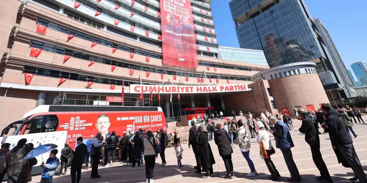 CHP Genel Merkezi'nde büyük nöbet başladı