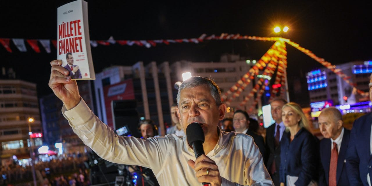 Geliri 19 Mart sürecinde mağdur edilen gençlere bağışlanacak: Millete Emanet kitabı kısa sürede 100 bin baskıyı geçti!