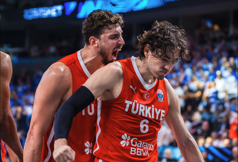 12 Dev Adam EuroBasket'te finalde!