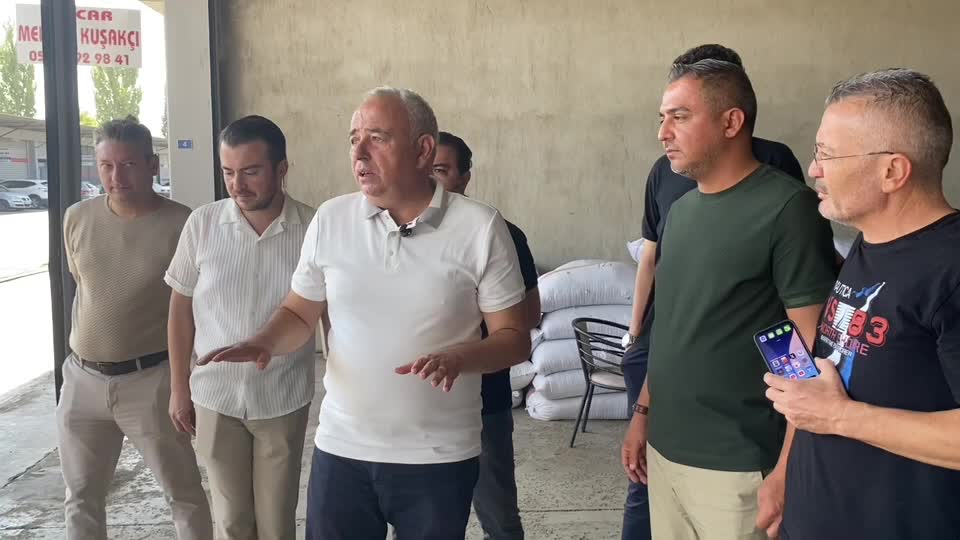 CHP vekilleri sahada: Üzüm üreticisi unutuldu!