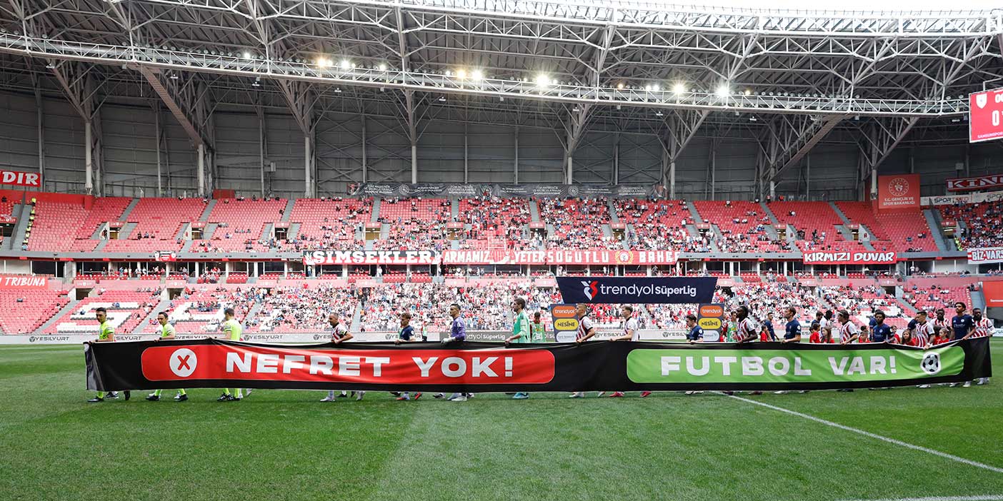 Süper Lig'de bir dakikalık protesto