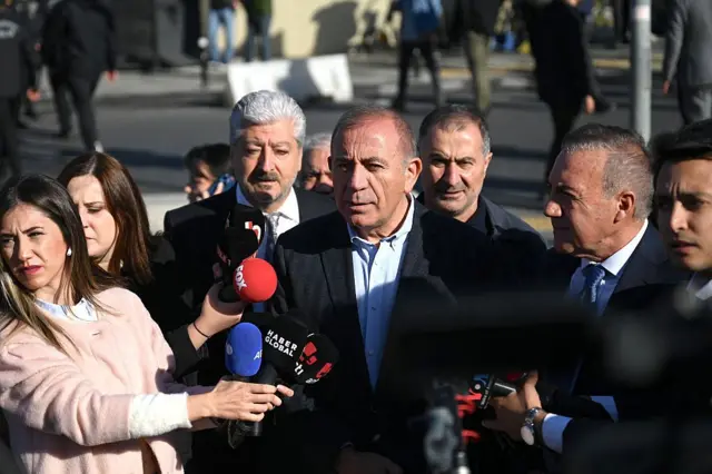 Gürsel Tekin İl Kongresi için başvurdu: Talep "tek yetkili Genel Merkez" denilerek reddedildi