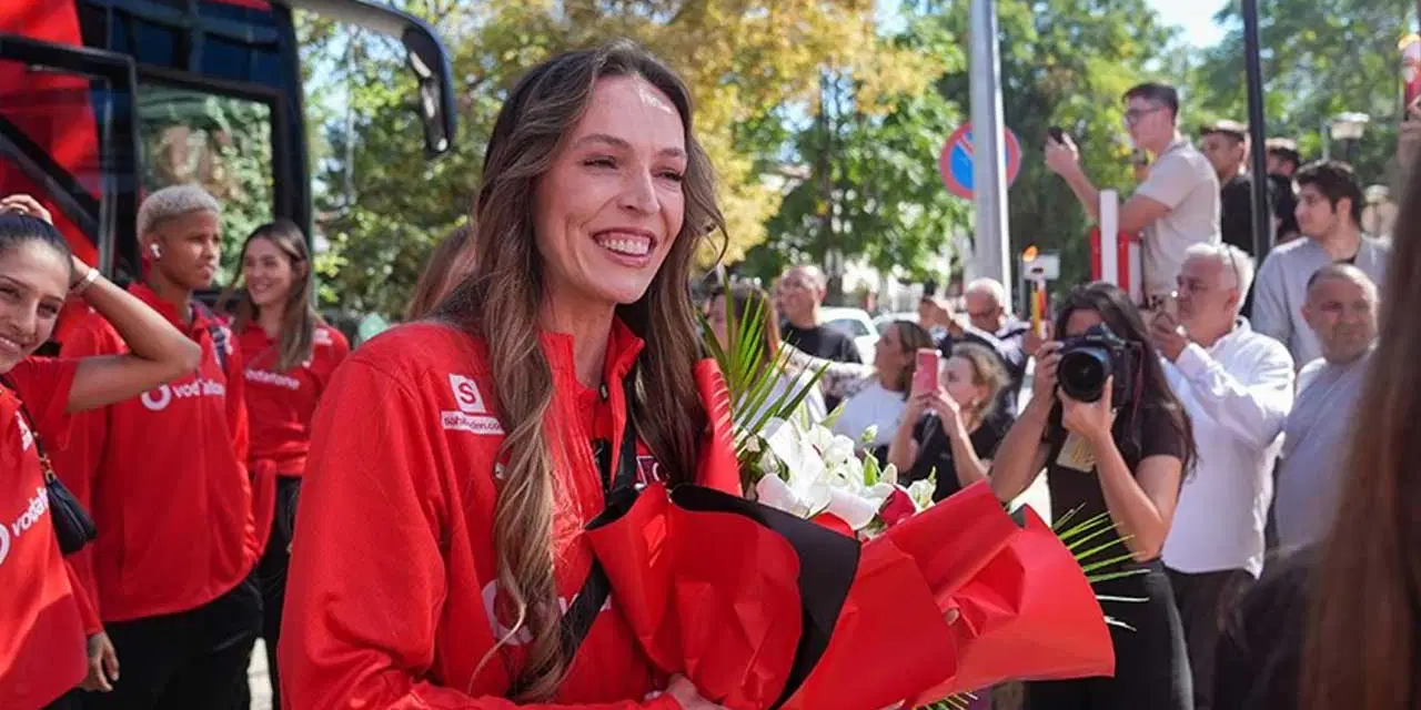 Filenin Sultanları Ankara'da çiçeklerle karşılandı