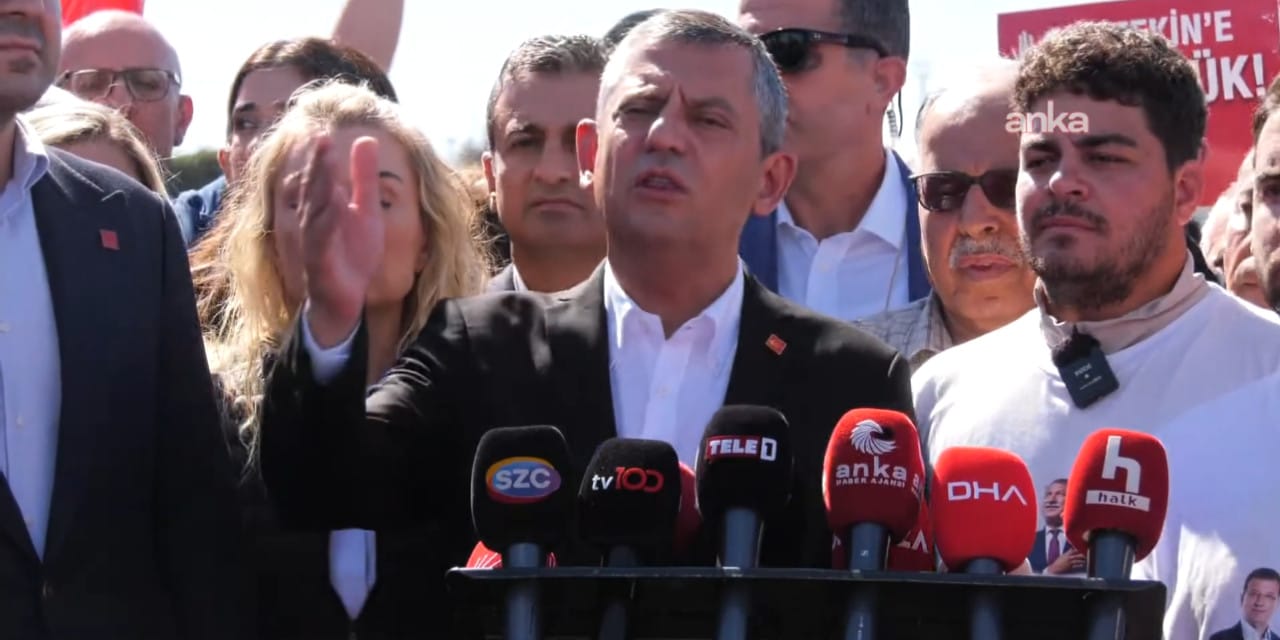 Adana’dan Silivri’ye yürüyen gençleri CHP lideri Özgür Özel karşıladı