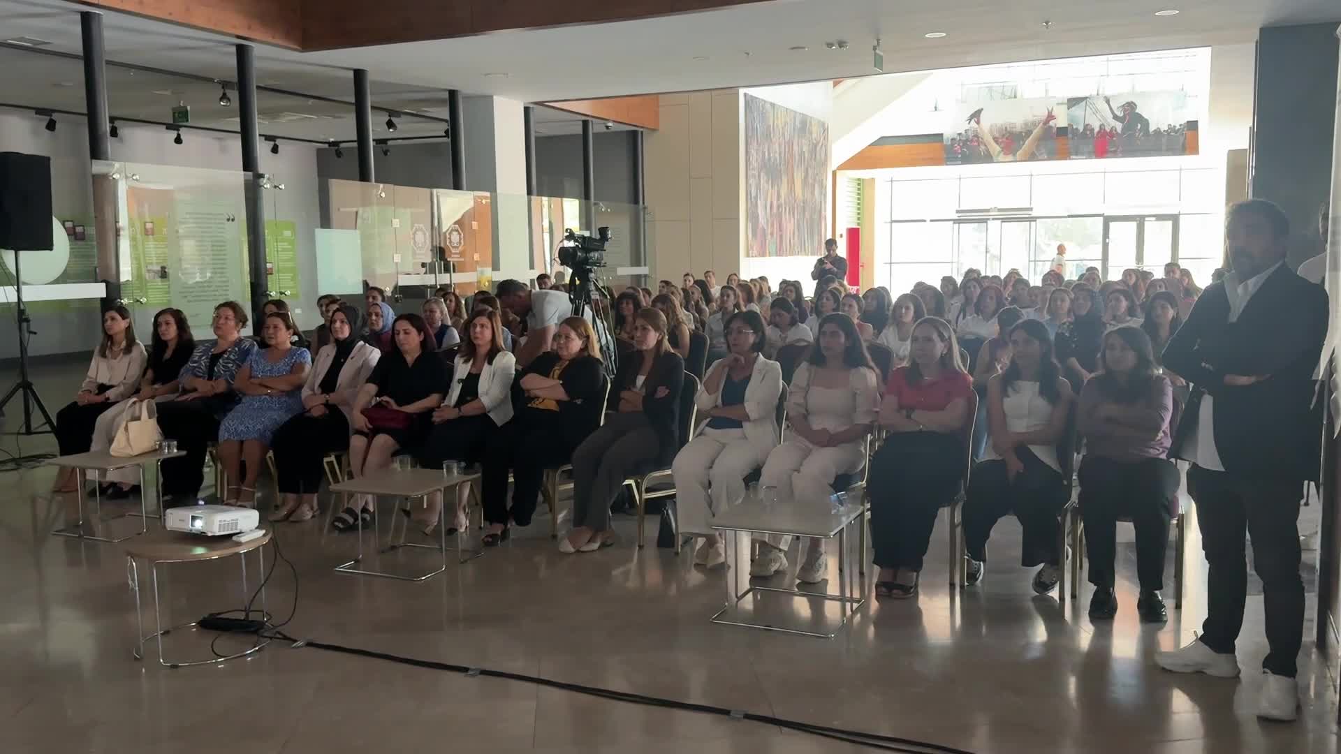 Diyarbakır’da kayyumun kapattığı “Alo Şiddet Hattı” yeniden açıldı