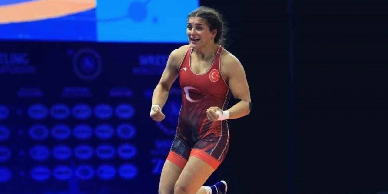 Nesrin Baş, Dünya Güreş Şampiyonası'nda adını finale yazdırdı