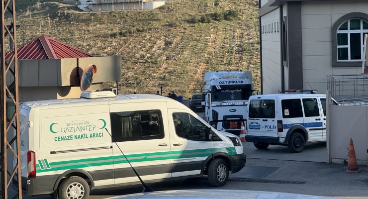 Türkiye'ye gelen göçmenler yakıt tankerinde havasız kaldı: 2 kişi öldü, 7 kişinin durumu ağır