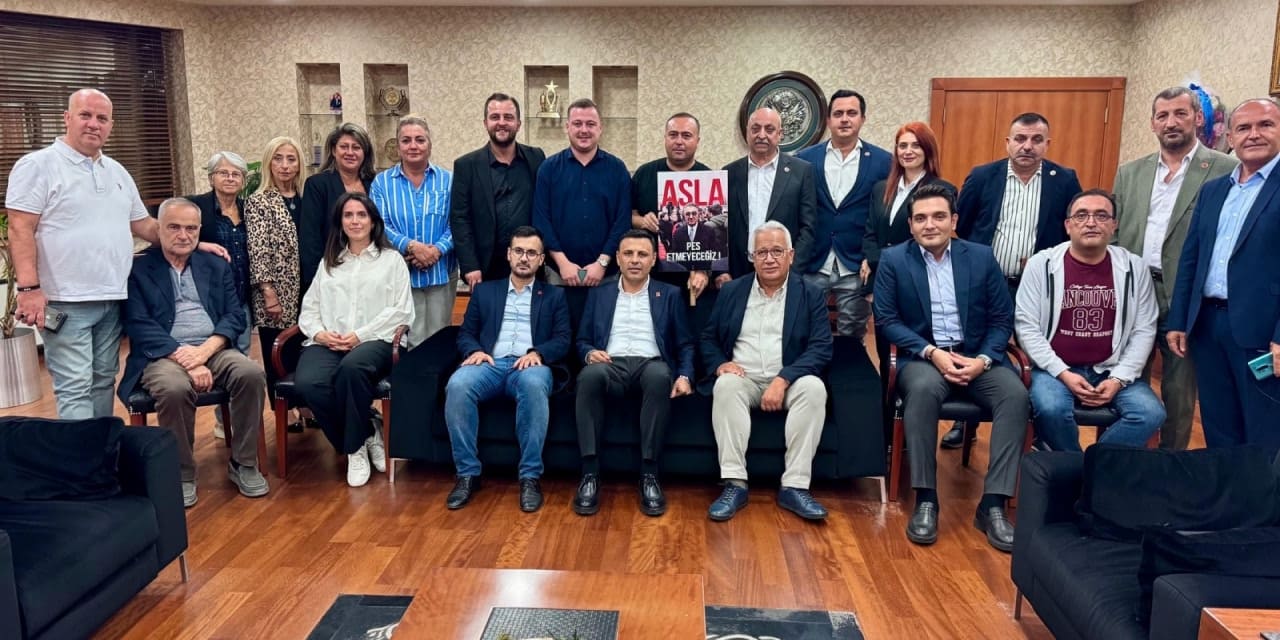 CHP’li Başkan Özgür Çelik’ten Bayrampaşa zaferi pozu