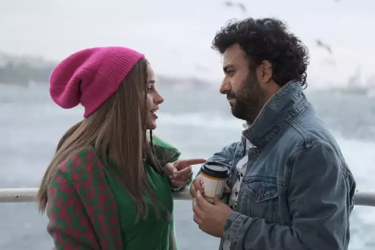 Hasan Can Kaya, 'Çok Aşk' filminde atanamayan öğretmenlere gönderme yaptı