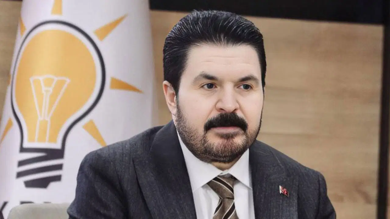 AKP'li Savcı Sayan'dan partisine uyarı: Aklınızı başınıza alın, CHP ile yatıp kalkmayın