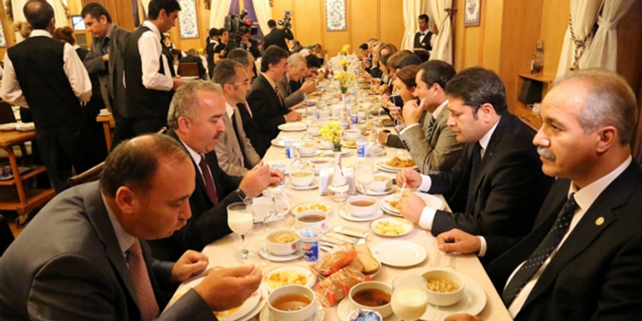 Çorba 23 lira, etli yemekler de 100 lira oldu: TBMM'de yemek ücretlerine zam geldi