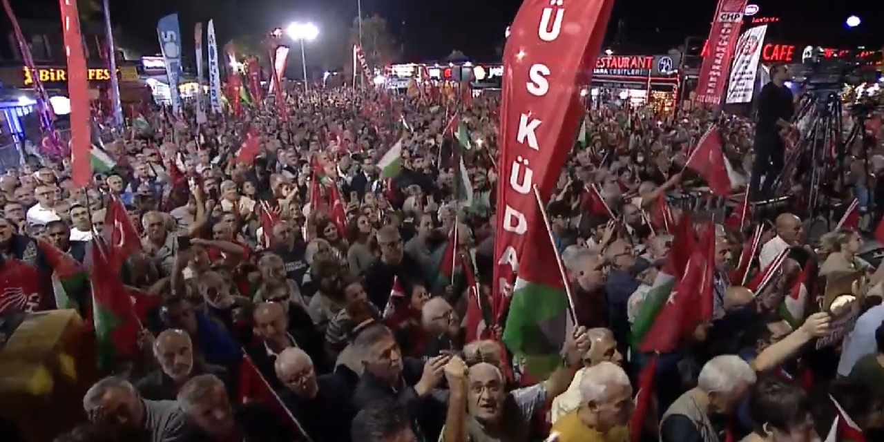 Trump-Erdoğan görüşmesi öncesi CHP'den Filistin'e destek eylemi: On binlerce yurttaş akın etti