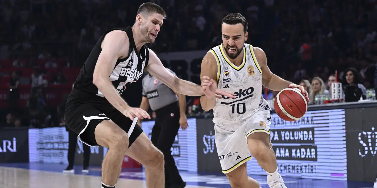 Fenerbahçe Beko kupaları 4'ledi: Beşiktaş'ın geri dönüş çabası yetmedi