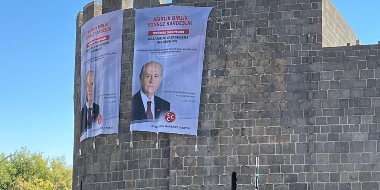 MHP'den Diyarbakır'da dikkat çeken Bahçeli posteri!