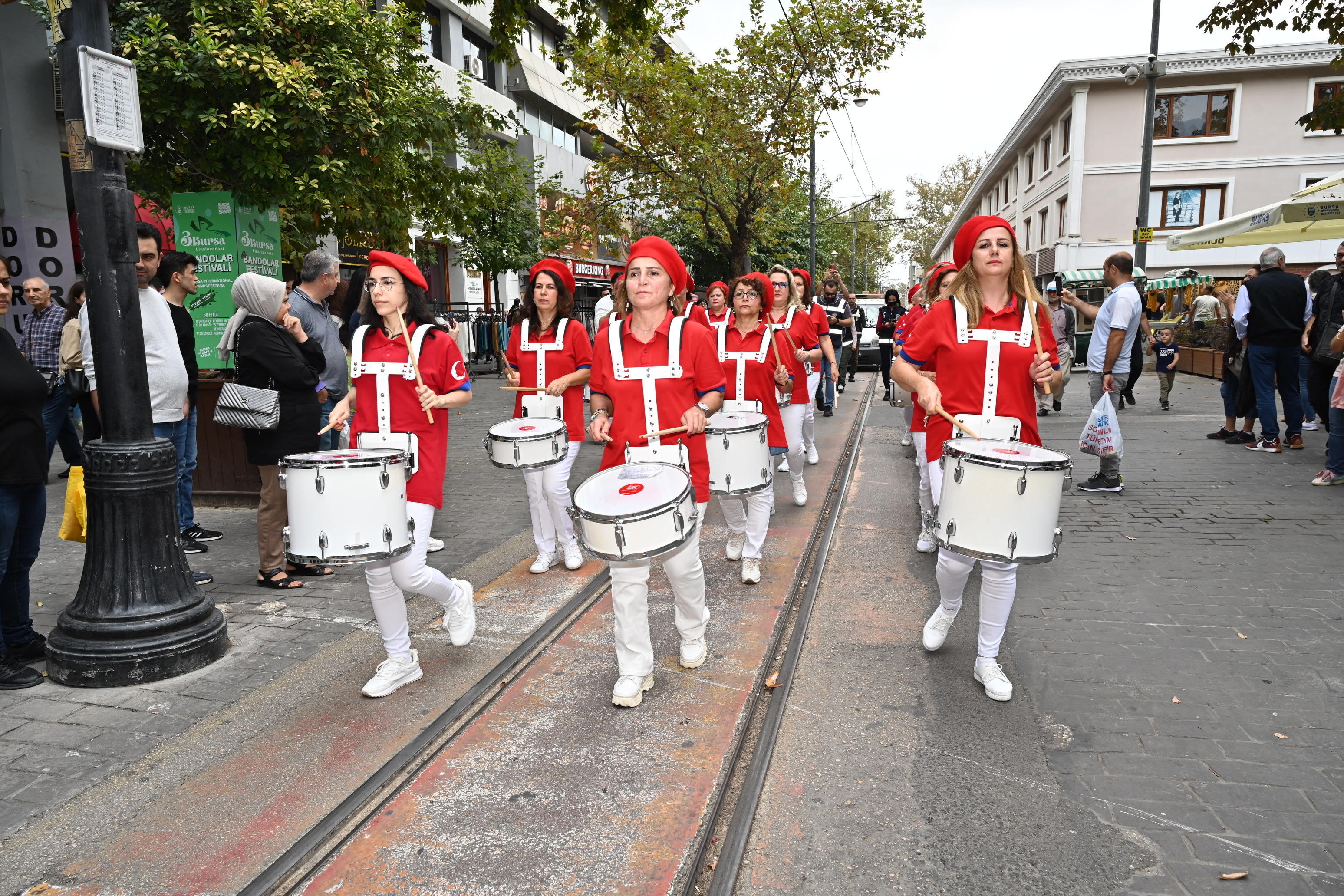 Bursa’da hem çok renkli hem çok sesli festival