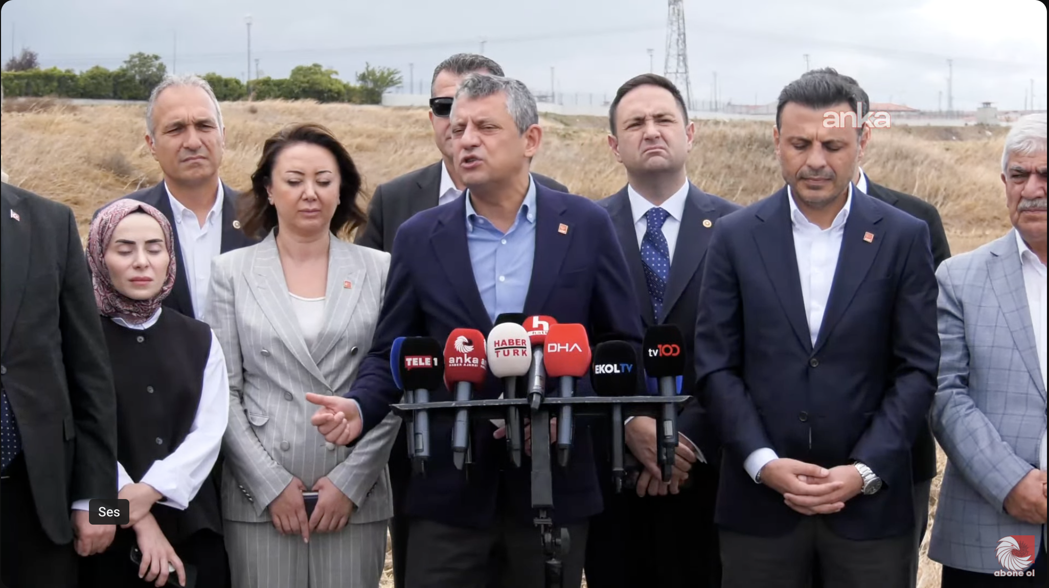 Özgür Özel'den ağır eleştiri: "Trump, Erdoğan'a Kırkpınar Başpehlivanlığı için altın kemer de verebilir"