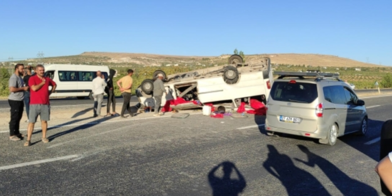 Şanlıurfa’da işçi servisi devrildi! 19 kişi yaralandı