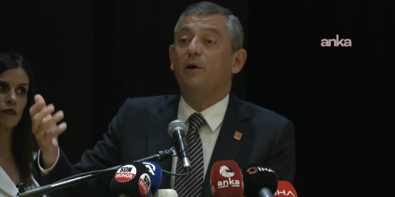 Özel, 'ABD' görüşmelerini değerlendirdi: Bir yanda Trump’tan ‘aferin’ almaya koşuyorlar, diğer tarafta TRÇ ittifakı diyorlar