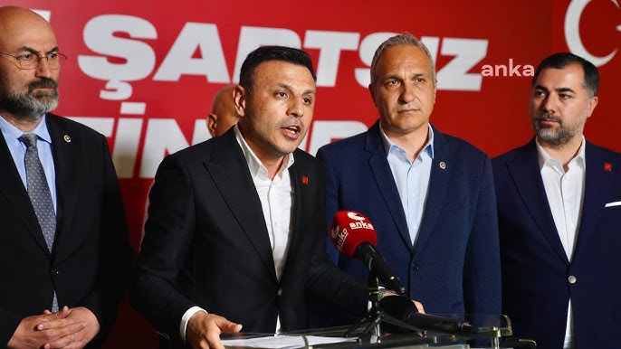 İl başkanı seçilen Özgür Çelik süreci tek tek anlattı: CHP'ye bir sınır çizmek istiyorlar