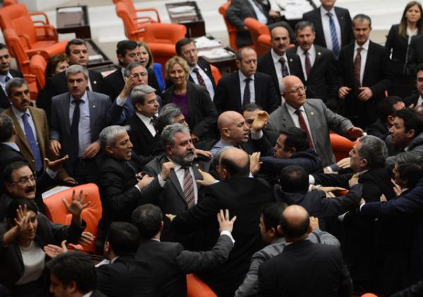 CHP Meclis açılışına katılmayacak: Meşruiyetini yitirmiştir