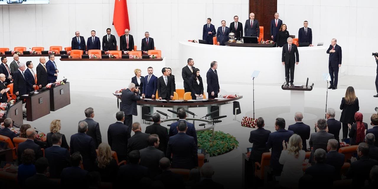 1 Ekim'de Erdoğan meclise girince kimler ayağa kalkacak?