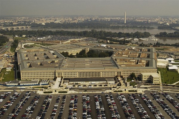 Pentagon’da olağanüstü toplantı: Generaller ve amiraller işten çıkarmalara hazırlanıyor