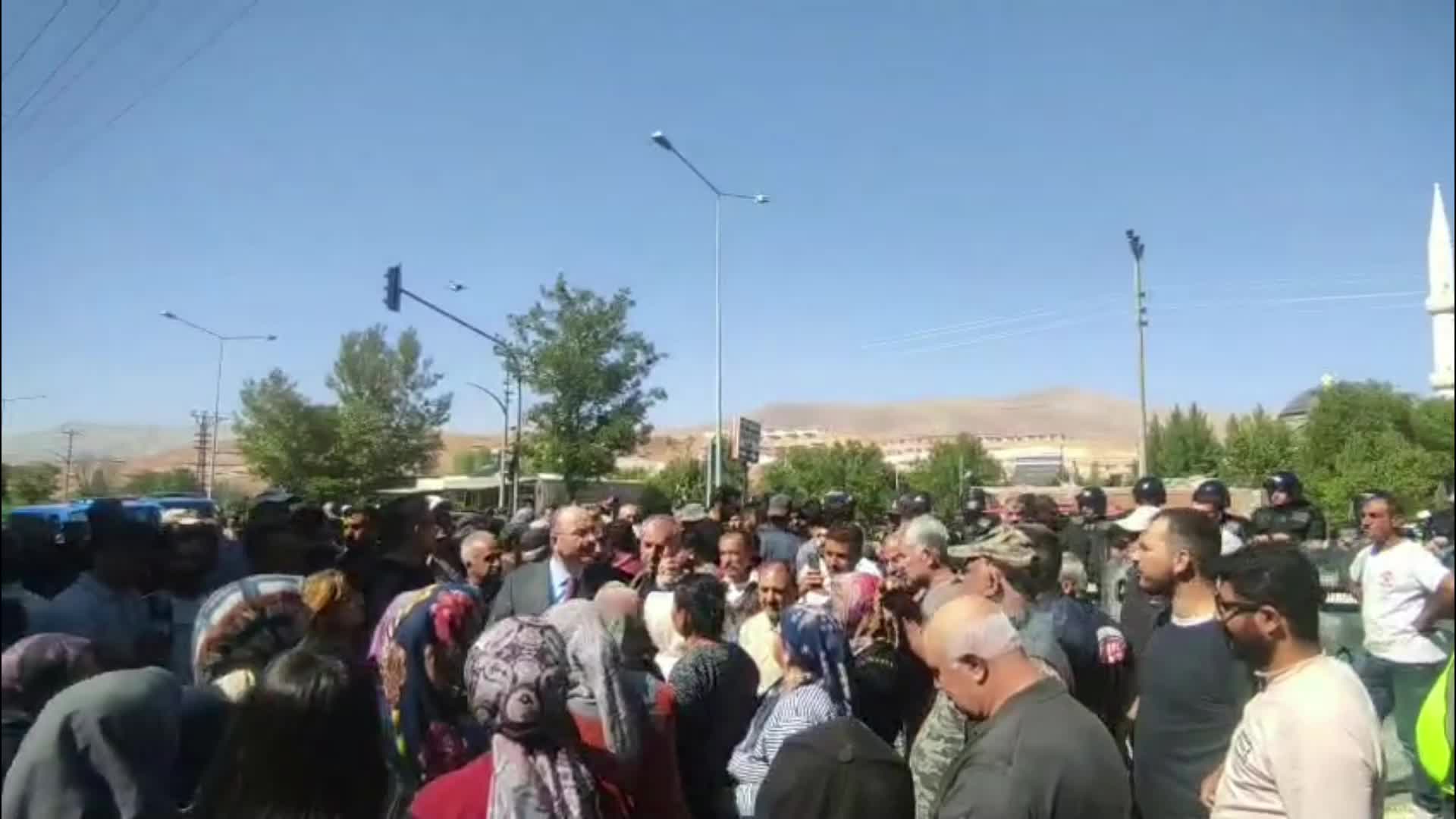 Malatya'da su kesintisi: Halk sokağa döküldü