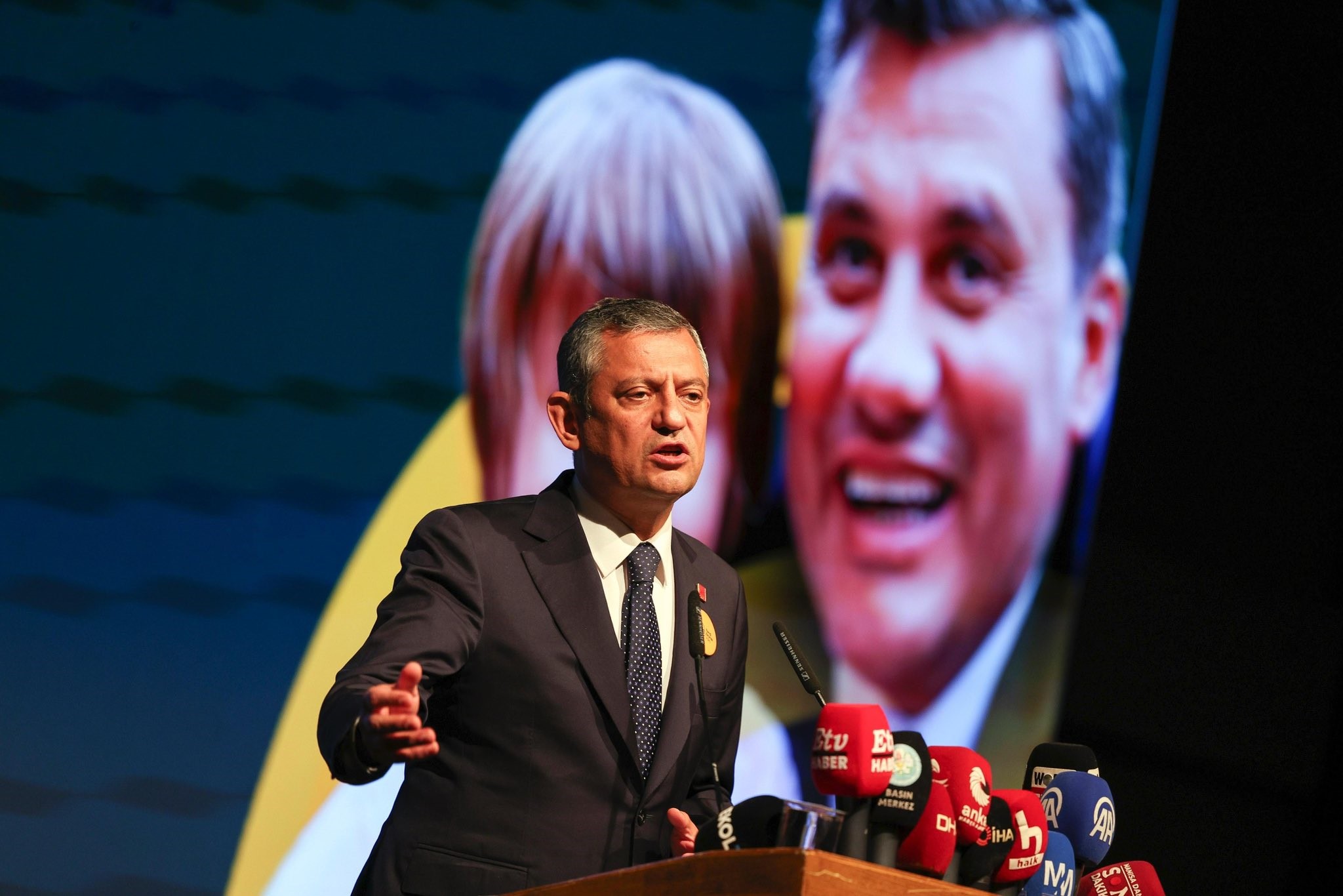 Özgür Özel, Ferdi Zeyrek Vakfı açılışında konuştu: 'Ferdi ile yarım kalan son hayalimizdi'