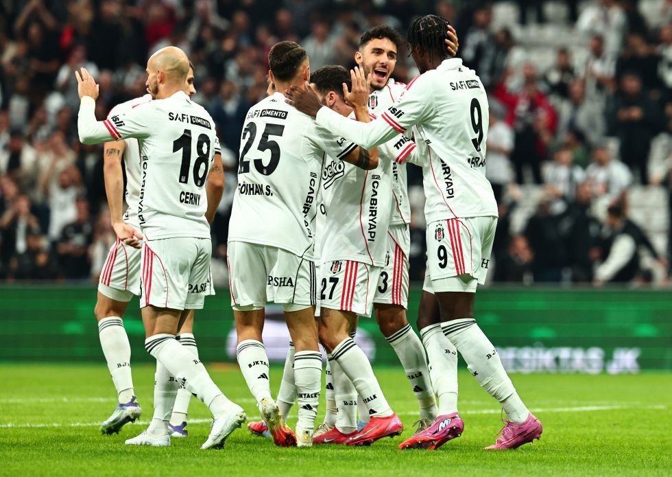 Beşiktaş yürümeye başladı sıra koşmasında