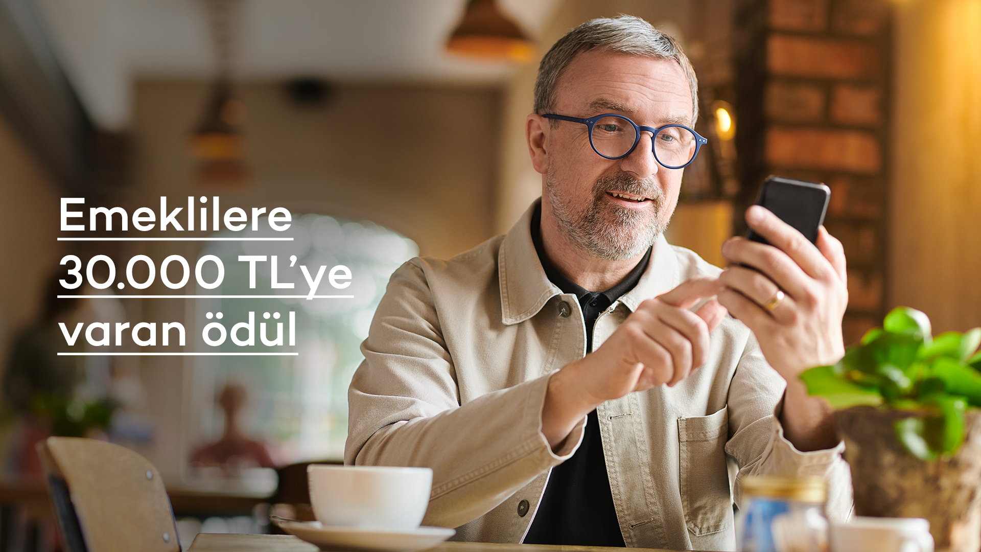 Akbank'tan emeklilere 30.000 TL’ye varan nakit ödül
