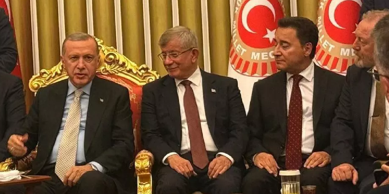 CHP'siz Meclis'te samimi görüntüler: Erdoğan, Davutoğlu ve Babacan yıllar sonra bir arada