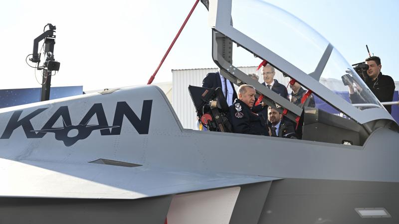 Cumhurbaşkanı Erdoğan, KAAN'ın ABD motoru ve Hakan Fidan sorularına yanıt vermedi