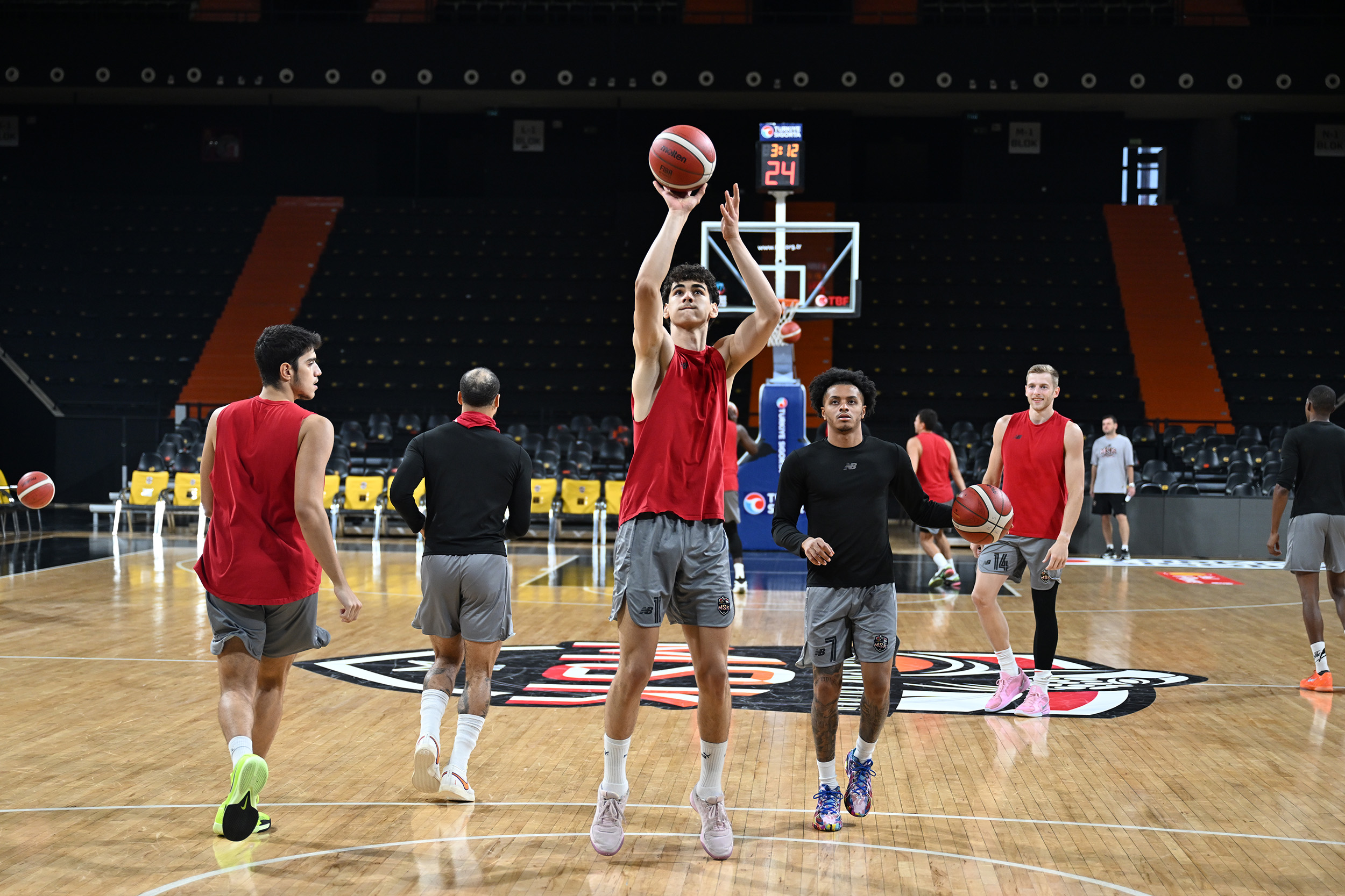 Mersin’de dev mücadele: MSK’nın hedefi Beşiktaş galibiyeti