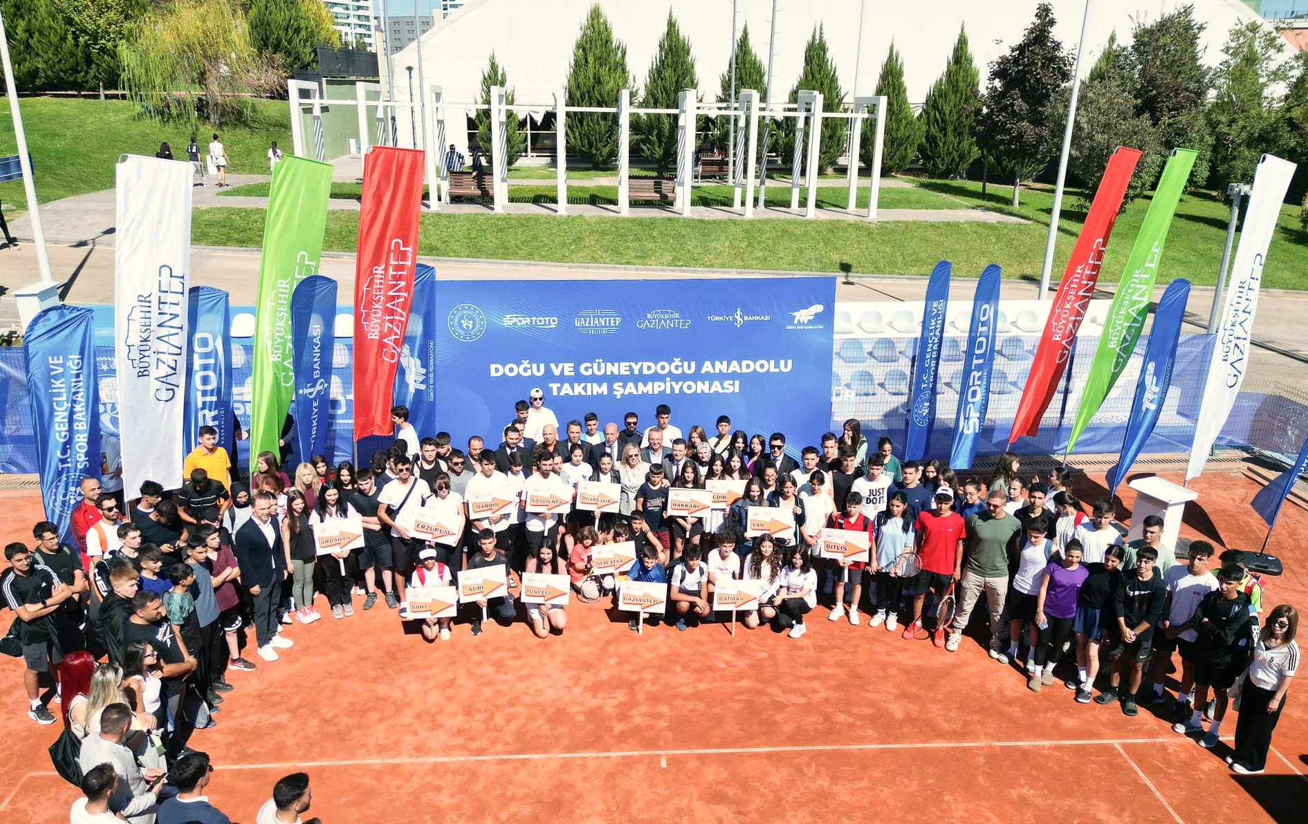 Türkiye’de teniste bir şeyler oluyor…