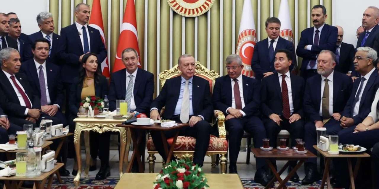 Erdoğan yeniden adaylık için ne mesaj verdi: Meclis'e liderlerle konuşması hala gündemde