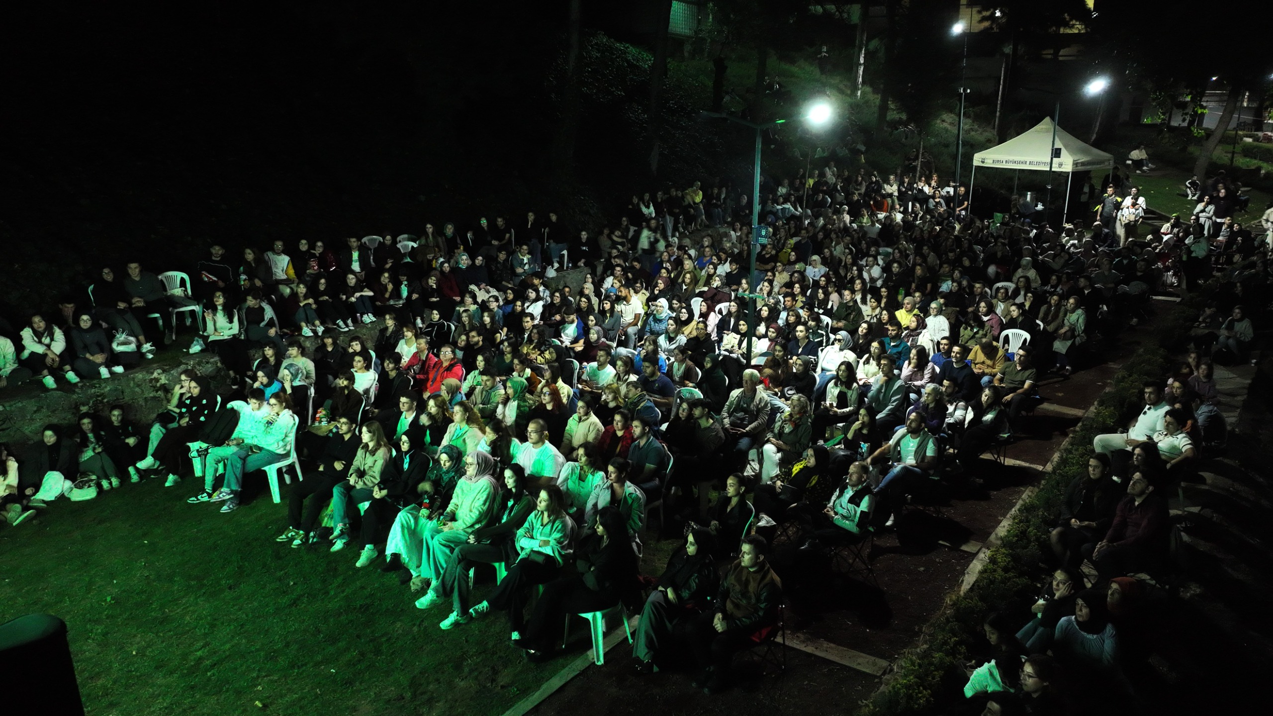 Bursa’da yıldızların altında sinema keyfi